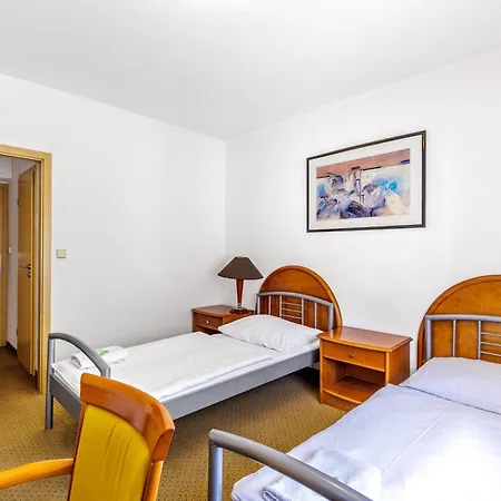 Chotol Hotel 3*