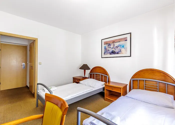 Chotol Hotel 3*